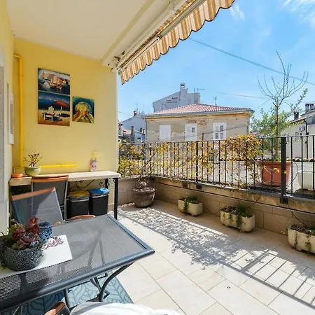 בית נופש Nina In Porec, Istria *