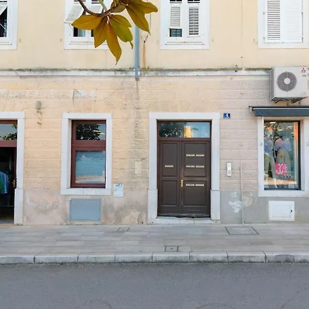 Nina In Porec, Istria בית נופש