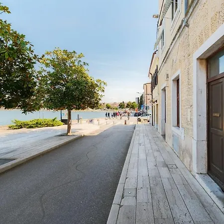 Nina In Porec, Istria פורץ